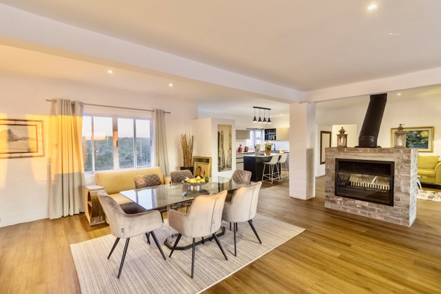 5 Bedroom Property for Sale in Grotto Bay Western Cape